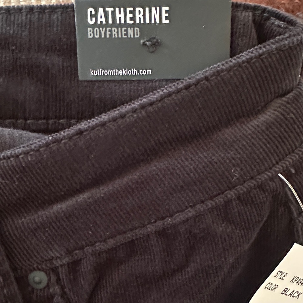 Kut from the Kloth Black Catherine Boyfriend Cut Cordoroy Size 2 P